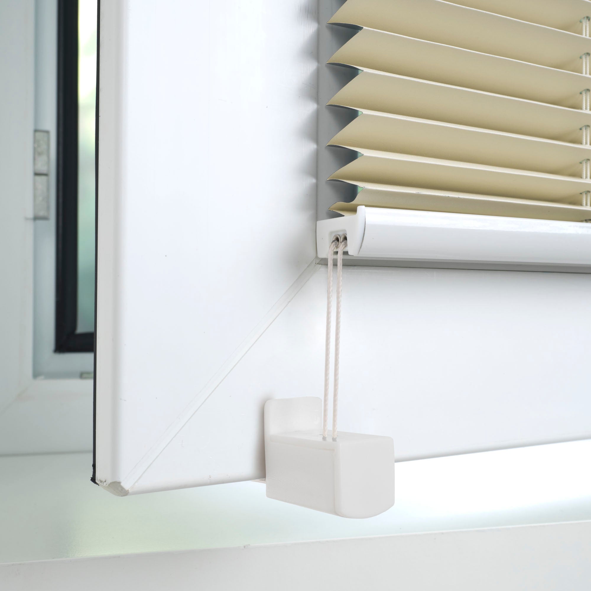 ourdeco® Klemmfix-Plissee | verdunkelnd | Thermo-Beschichtung | ohne Bohren | Metallklemmträger |verschieden Größen | weiß, beige